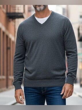 Vintage Davis & Squire Charcoal Gray V-Neck Sweater 100% Merino Wool Large